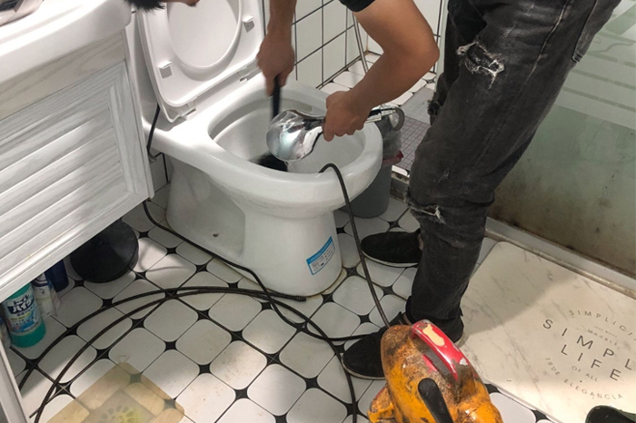 扎赉诺尔疏通下水道